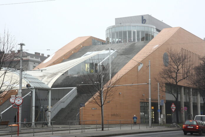 Ein beeindruckendes Gebäude: Die Hauptbücherei am Gürtel.