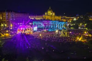 (C) Andy Wenzel: Bereits zum elften Mal veranstaltet das Mauthausen Komitee Österreich das Fest der Freude am Wiener Heldenplatz. 2023 widmet sich das Fest der Freude dem Schwerpunkt „Zivilcourage“.