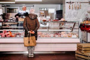 Einsparungen im Alltag: 3 von 5 spüren die Teuerung