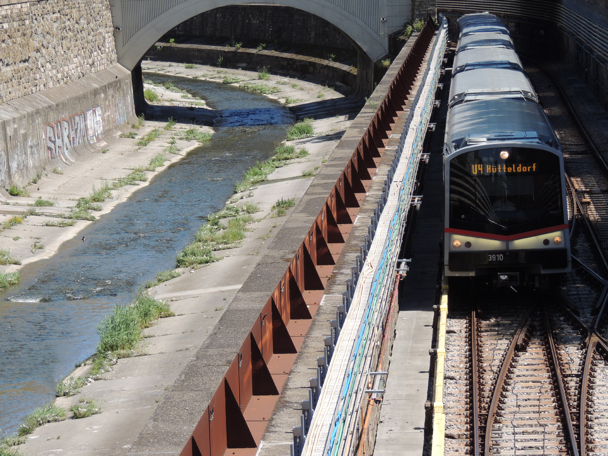 Penzing: Sprechstunde zum Hochwasser in Weidlingau