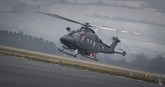 Der dritte von insgesamt 36 neuen Hubschraubern für das Bundesheer landet.
