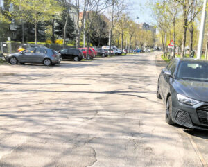 (C) Robert Sommer: Der Asphalt ist in der Pratercottage eine echte Katastrophe.