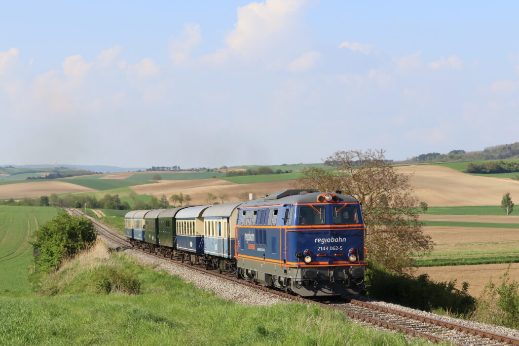 Mit historischer Diesellok direkt in die “Leiser Berge”