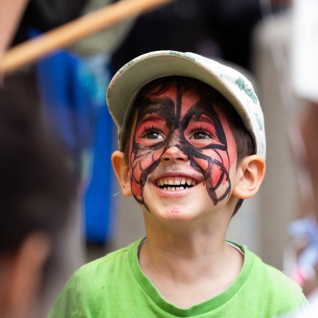 40 Organisationen bitten zum großen Straßenfest