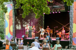 Konzert von Kiri & Friends auf der Kultursommer-Bühne im Mortarapark