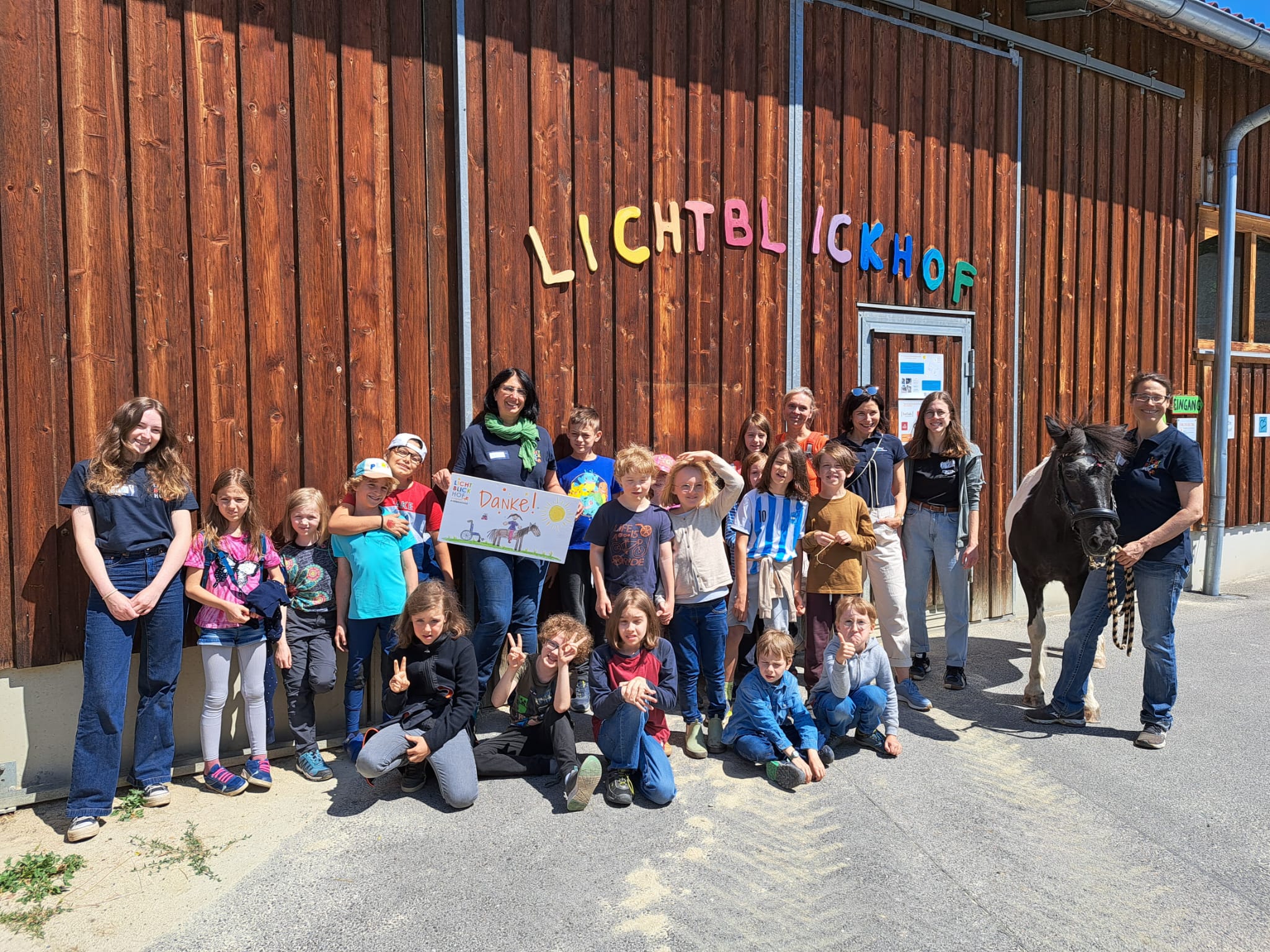 Ein Lichtblick für Pferde, Mitarbeiter und Kinder