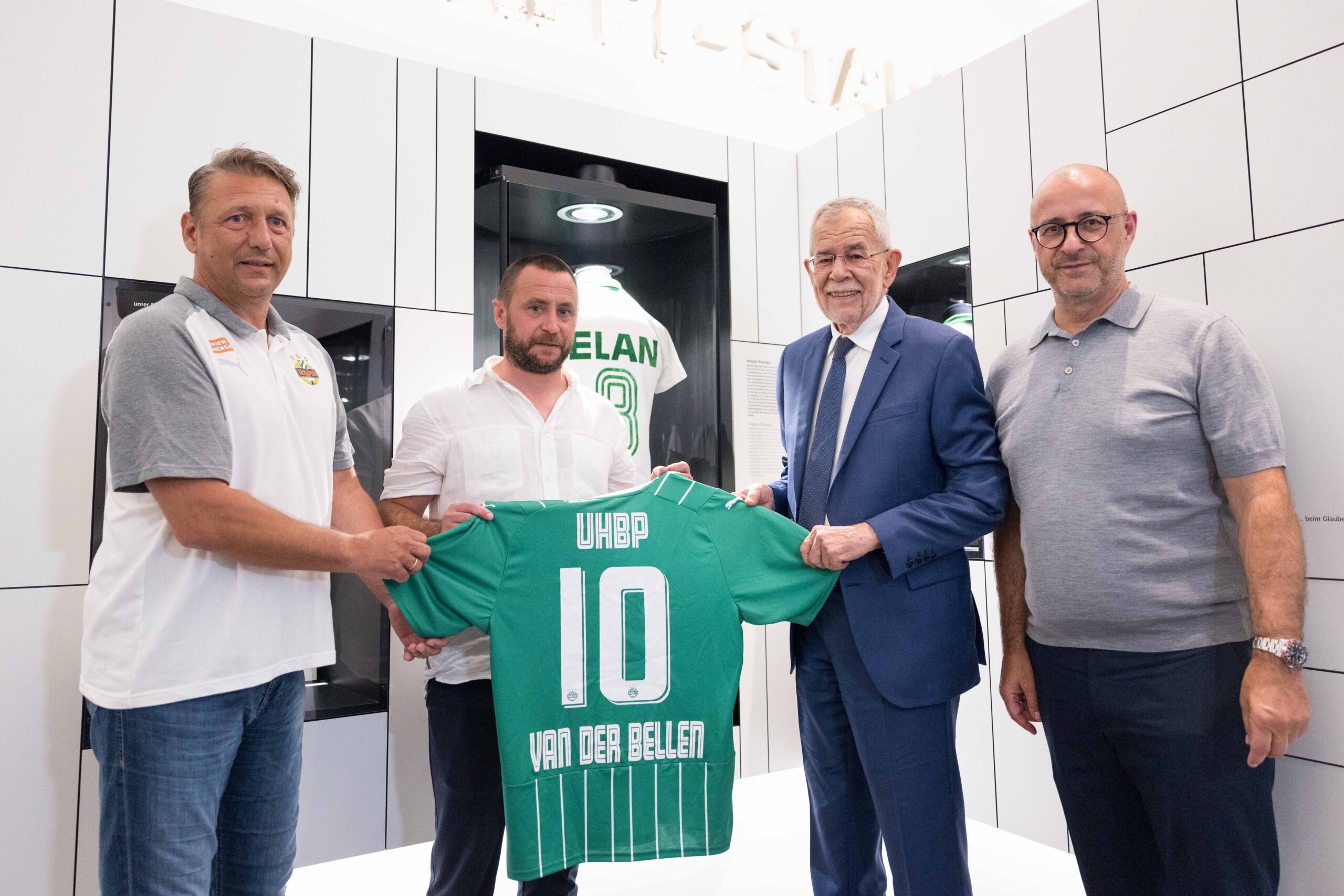 Der oberste Grüne zu Besuch bei Grün-Weiß