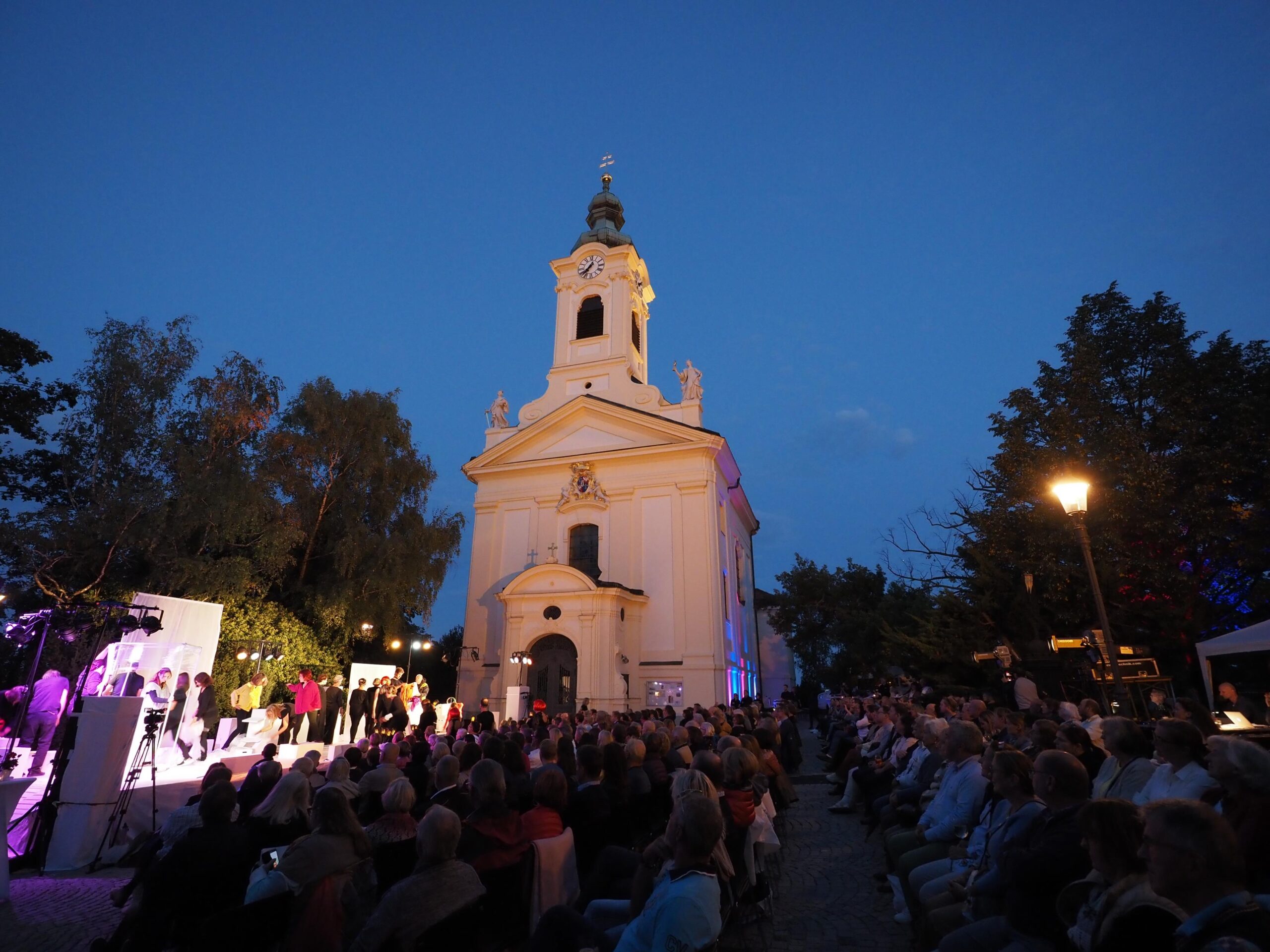 Die Rodauner Bergkirche wird zur Theaterbühne