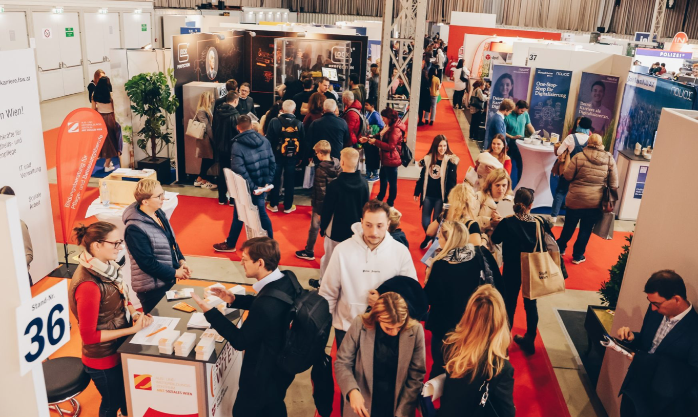 Job-Messe für Jugendliche und ältere Fachkräfte