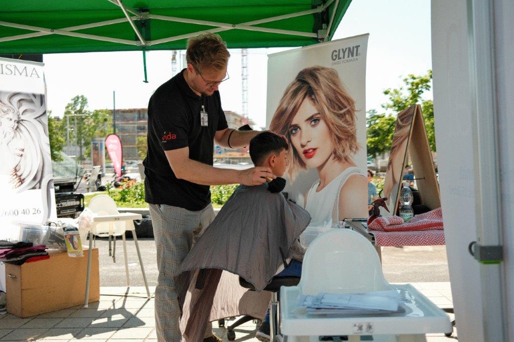 Salon Sozial: Gratis-Haarschnitt für Jugendliche