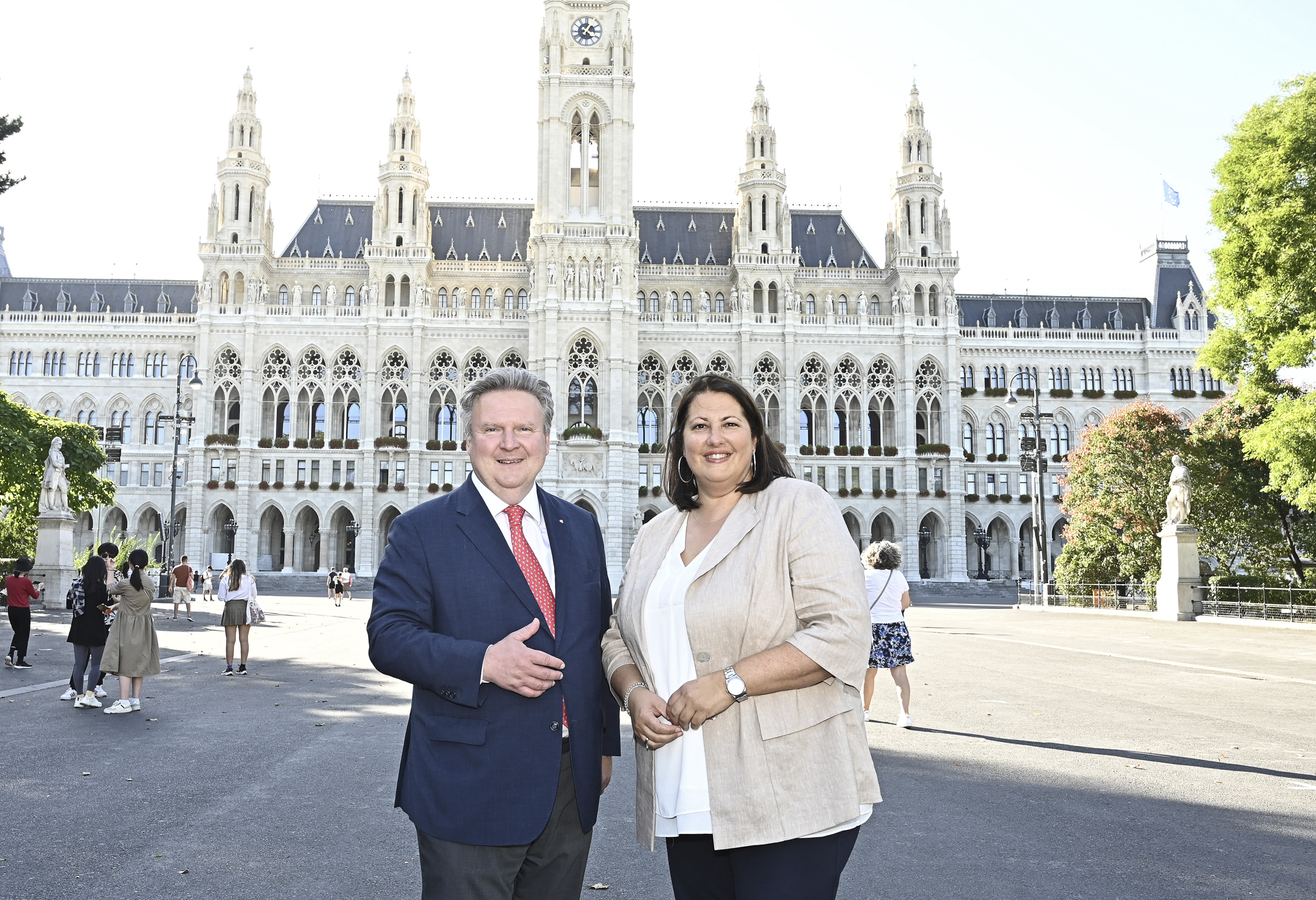 Rathaus-Fassade erstrahlt in neuem Glanz