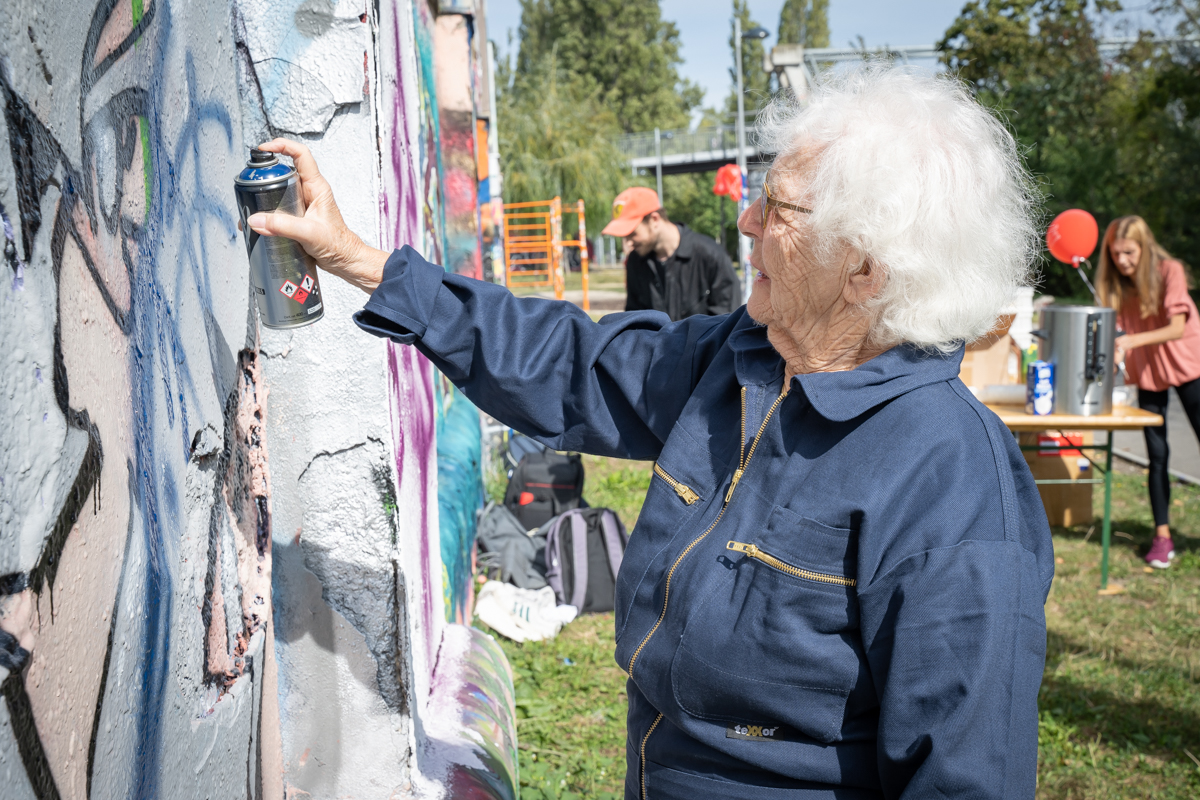 Banksy-Style: Pensionisten sprayen gegen Demenz