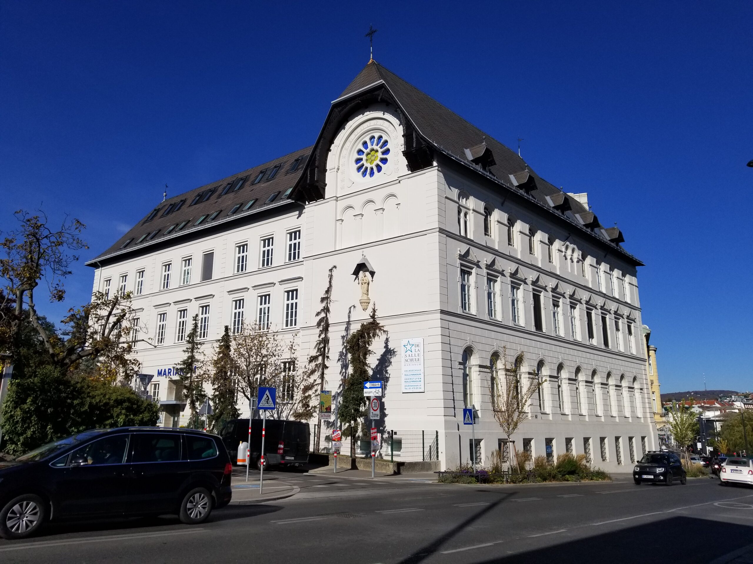 Tag der offenen Tür am 20. Oktober in Volksschule und Gymnasium MARIANUM
