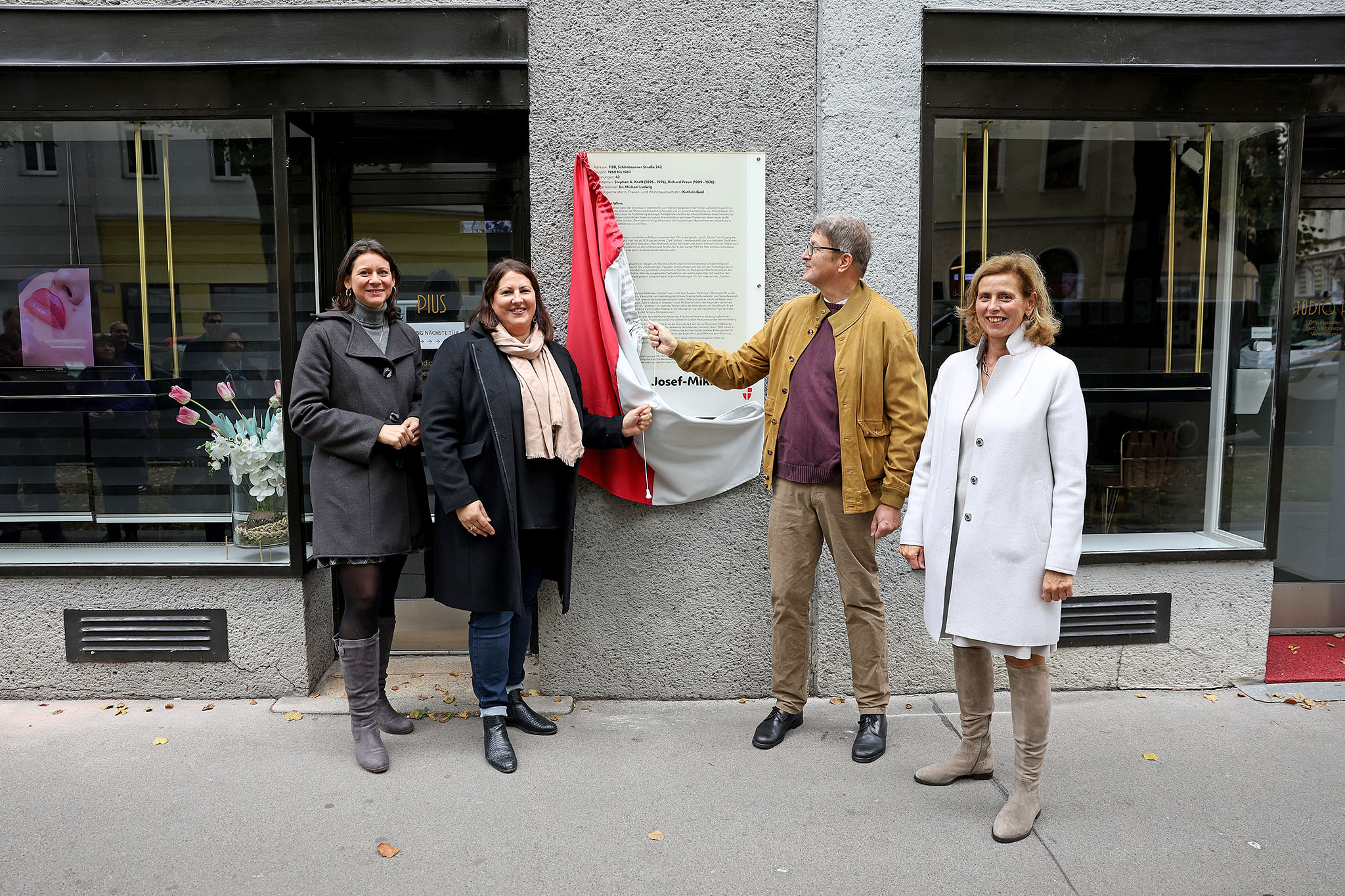 Meidlinger Gemeindebau nach Josef Mikl benannt