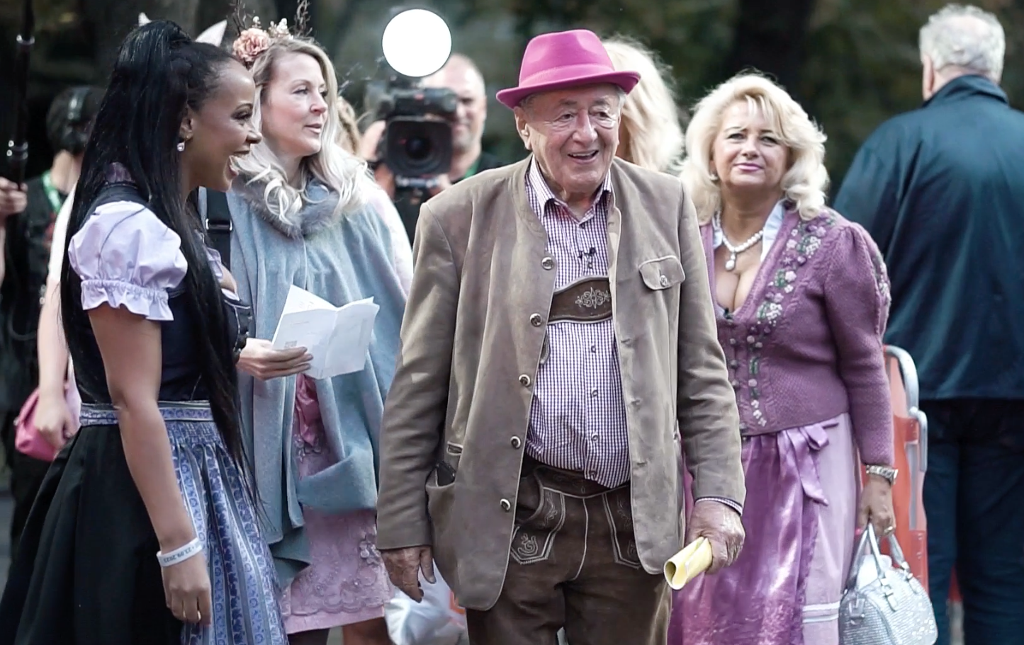 Amoi geht no: Die Wiesn kommt in die Lugner City