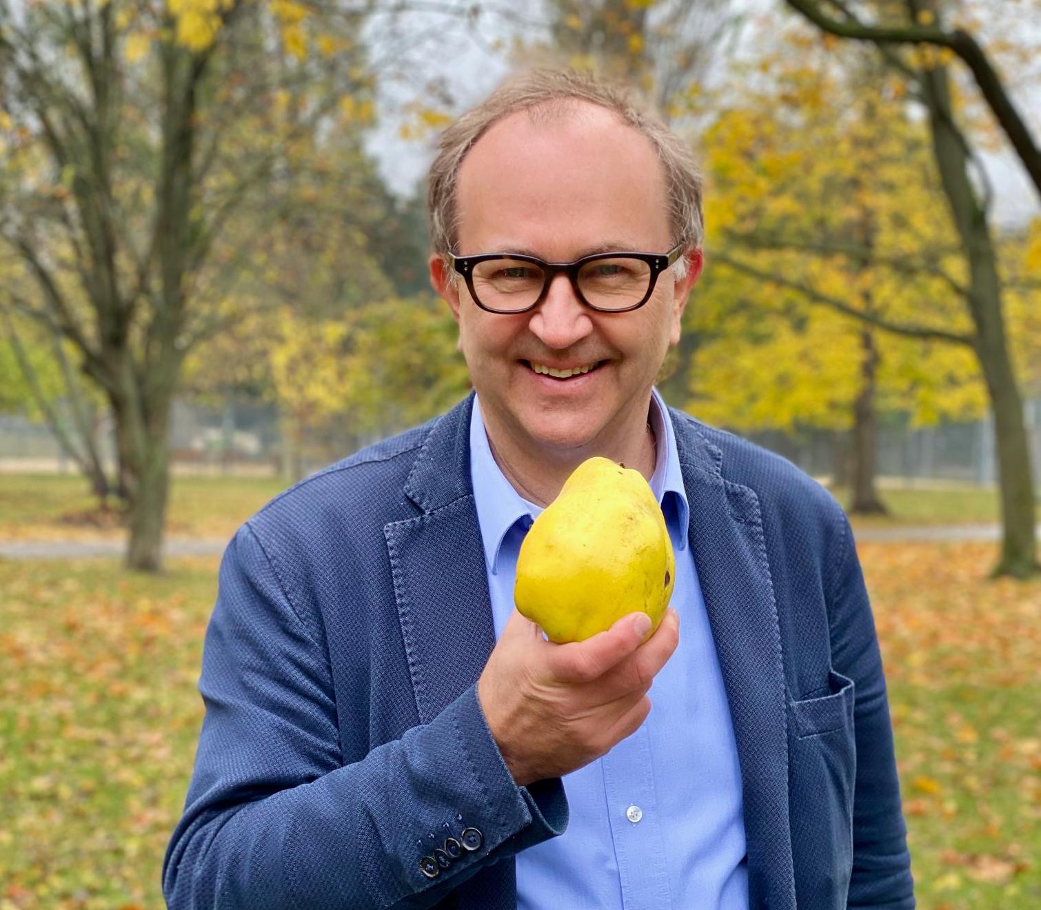 Landstraße: Wein, Obst und Schnaps aus eigener Hand