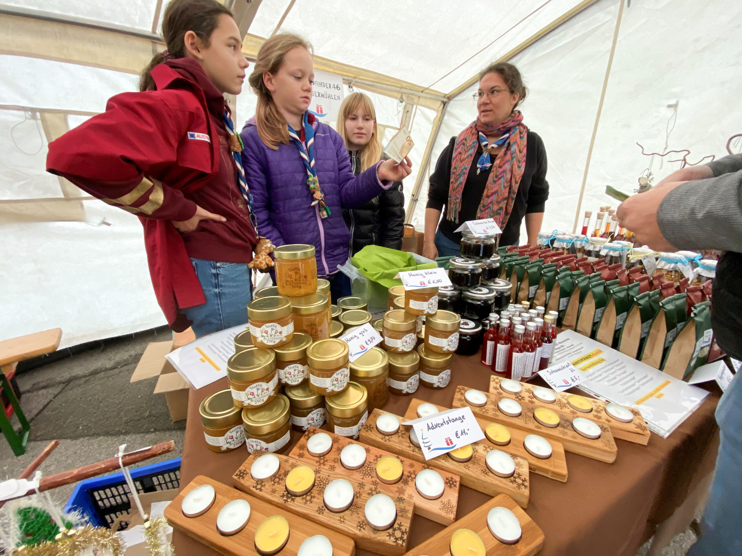Gemütliches Adventdorf im schönen Kaisermühlen