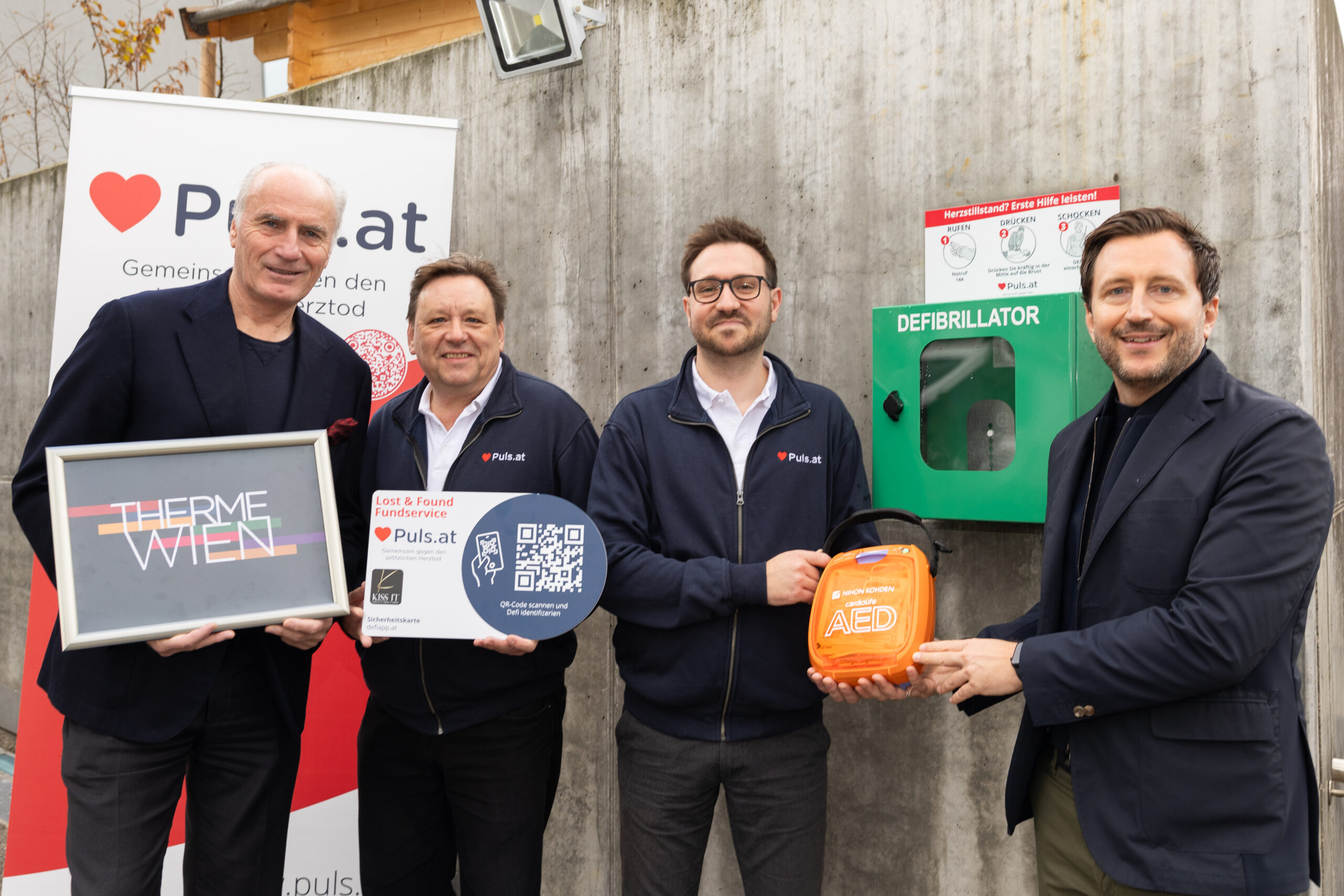 Herzgesundheit: Ein Defibrillator für die Therme