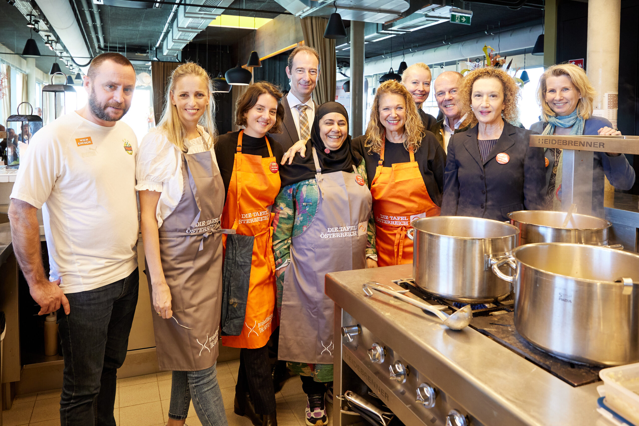 VIPs prämieren und löffeln “Suppe mit Sinn”