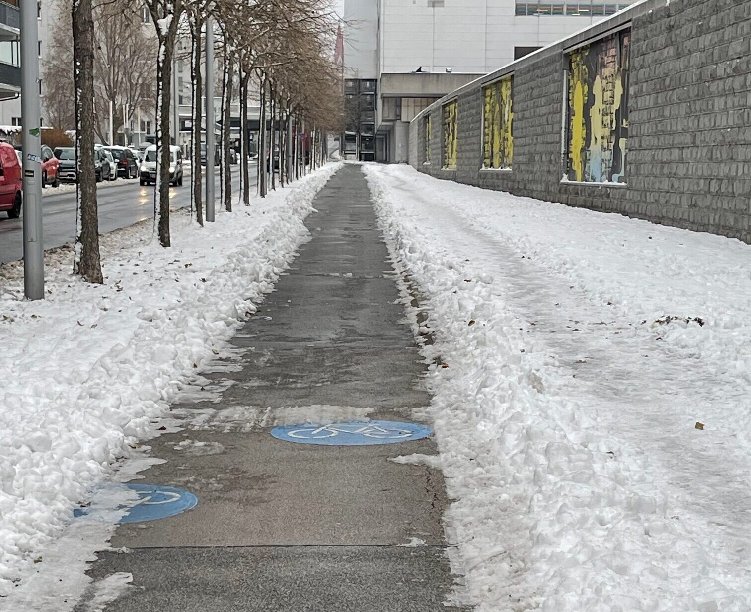 Riesen-Ärger über nicht geräumte Gehwege!