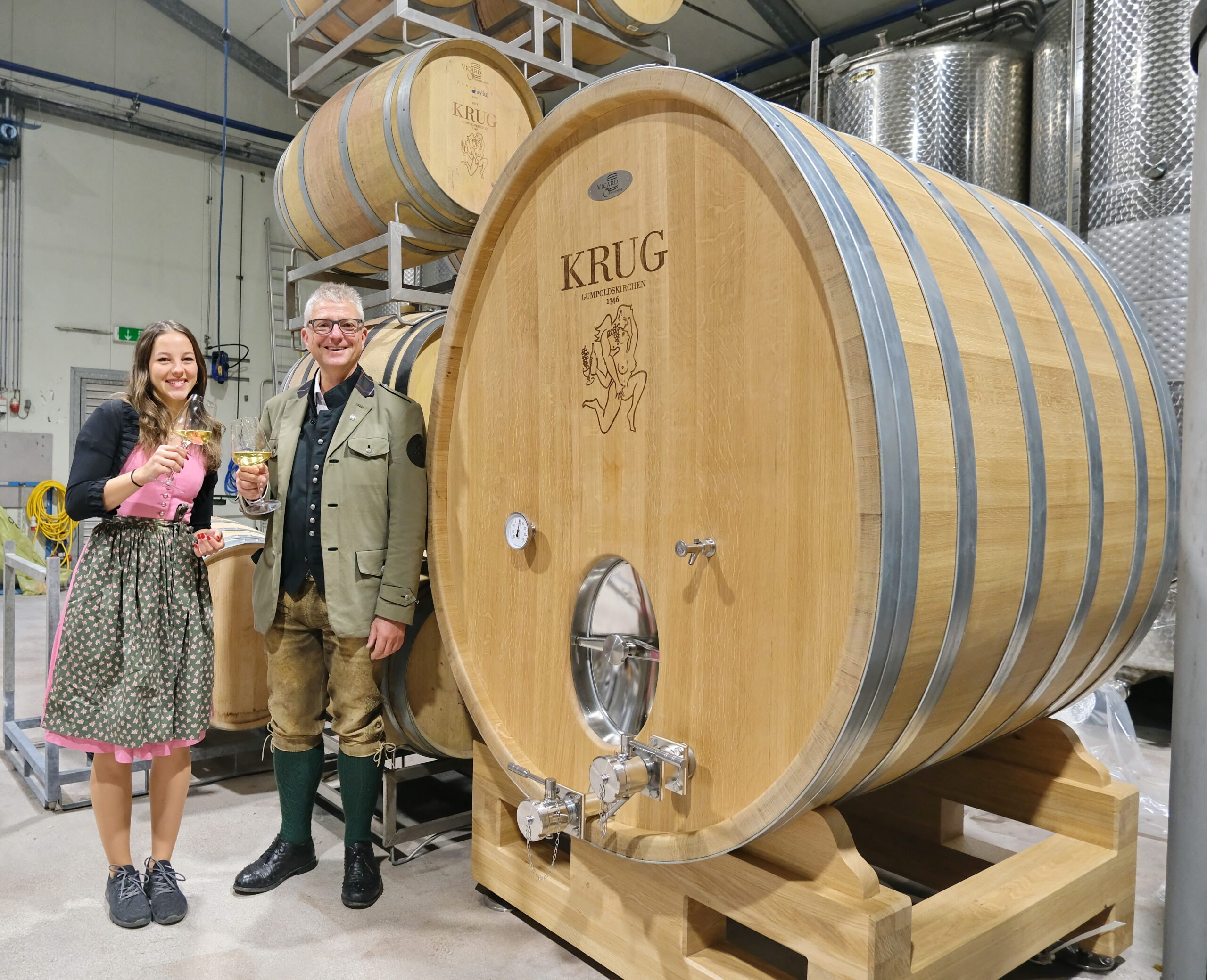 Gumpoldskirchen: 2000 Liter reifen in Europas größtem Holzei