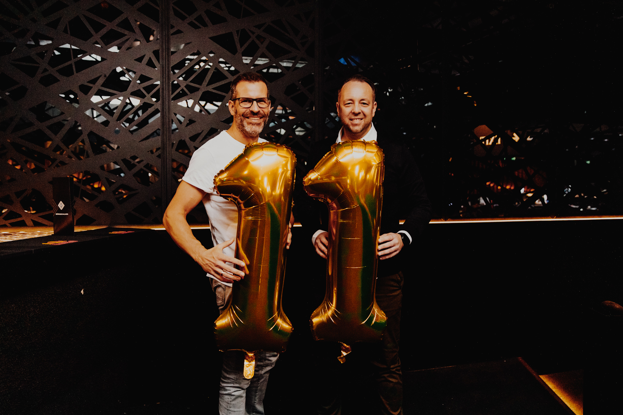 Jubiläum: Nach der Arbeit feiert man “Büroschluss”