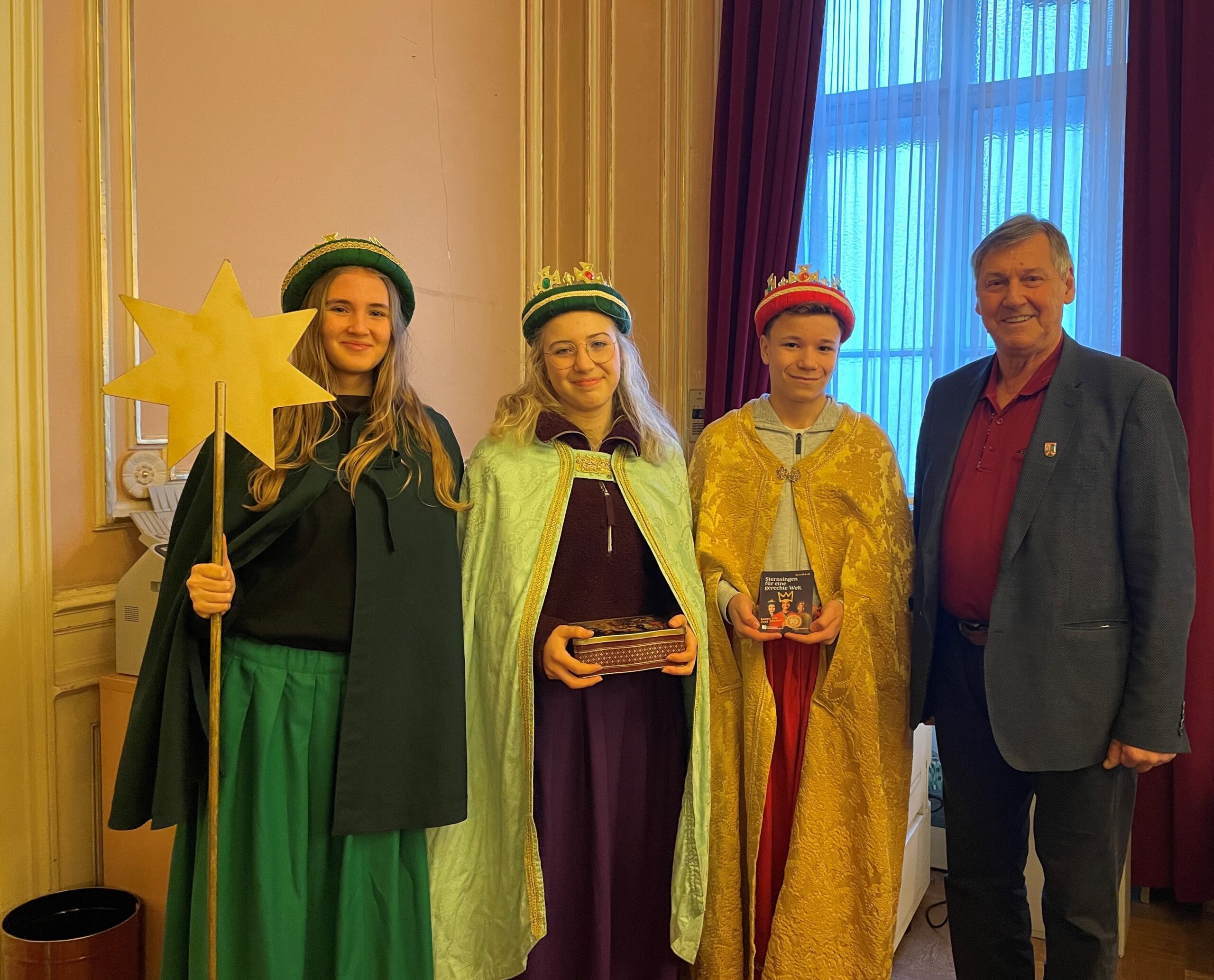 Landstraße: Sternsinger besuchten Bezirks-Chef