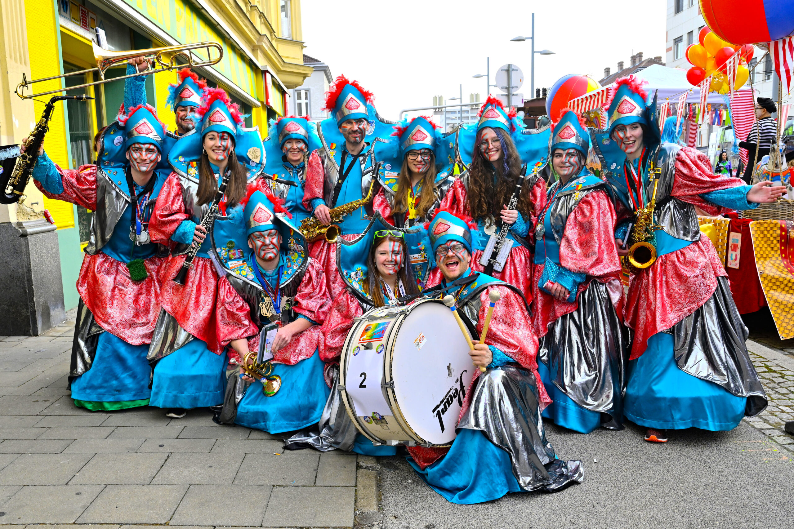 Faschingsumzug: Buntes Narrentreiben in Simmering