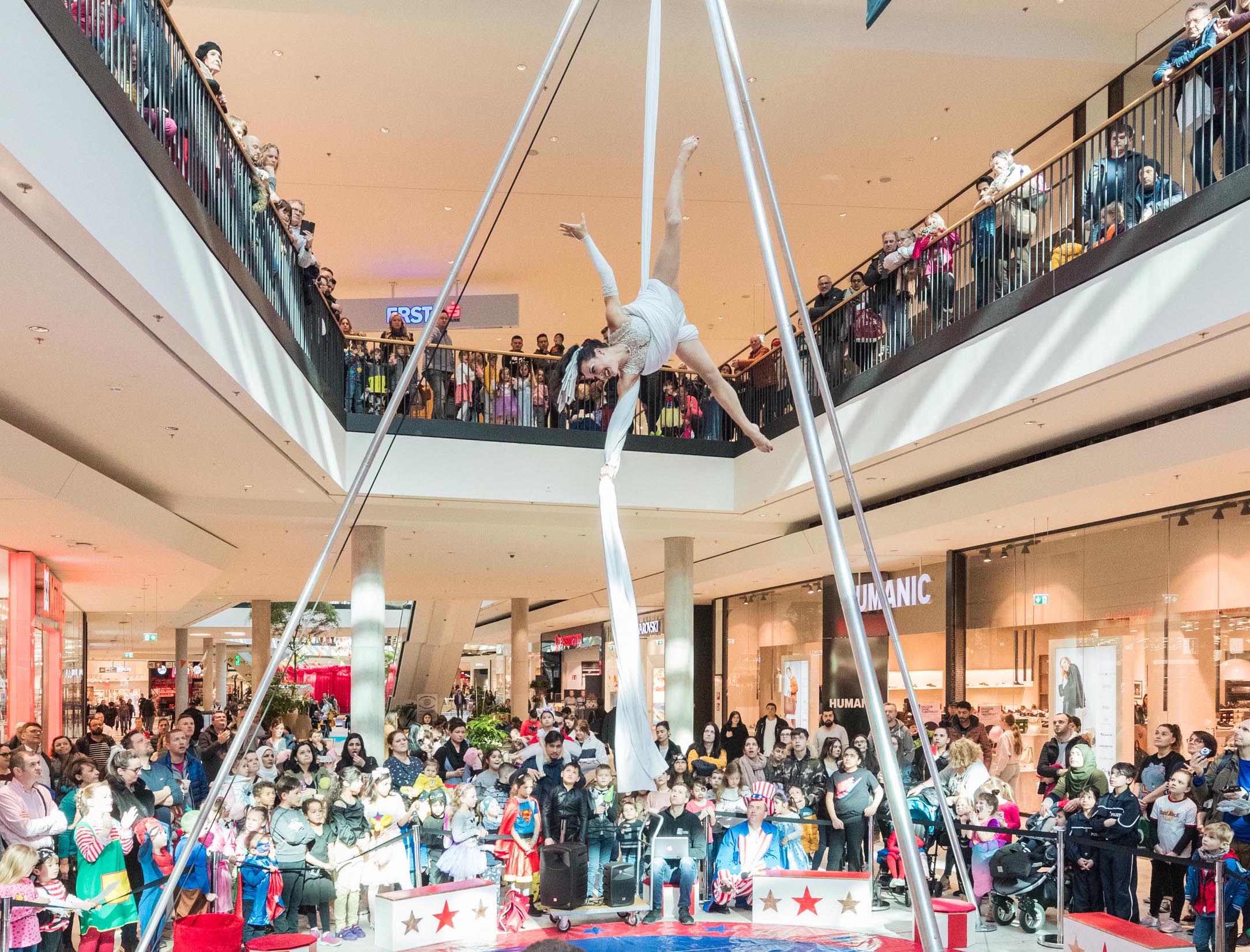 Simmering: Zirkus und Akrobatik im Huma Eleven