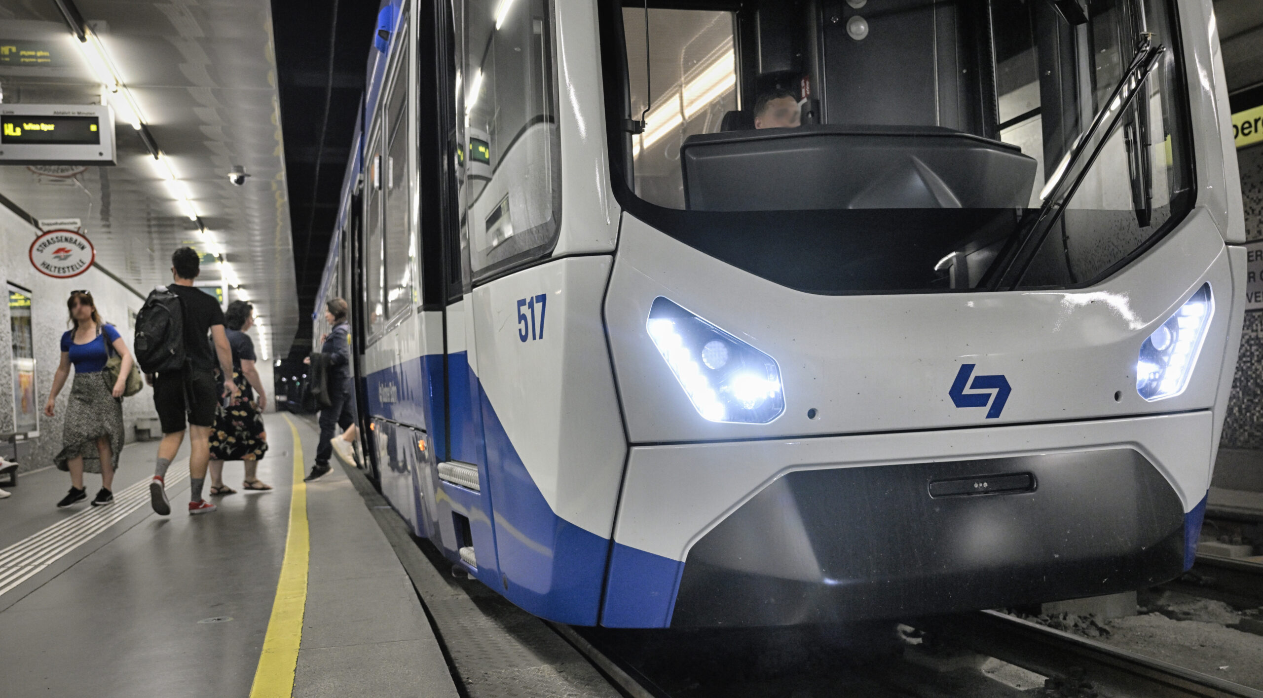 Im Einsatz: Badner Bahn trotzt dem Unwetter
