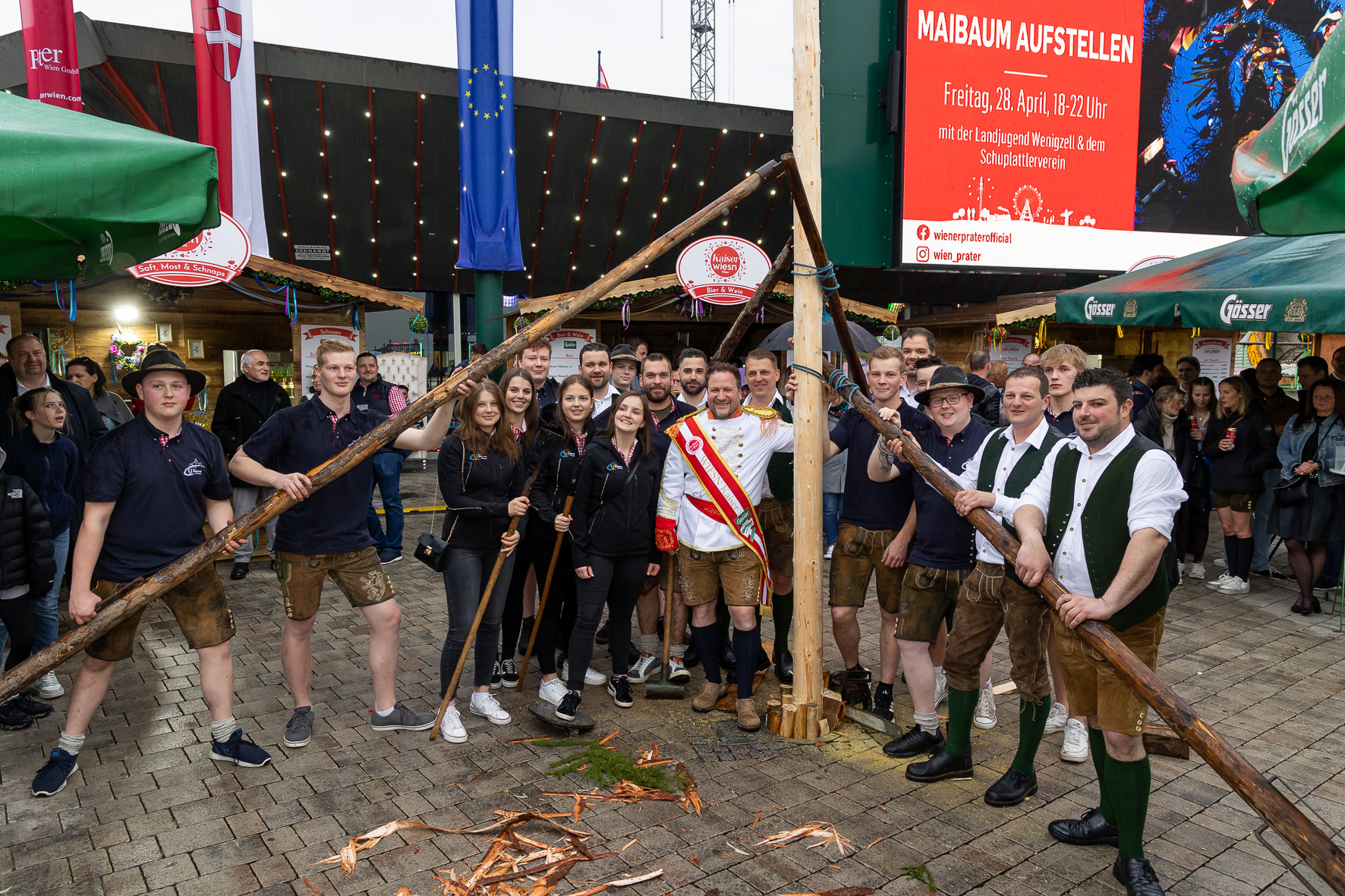 Tradition und Festlichkeit: Der Maibaum im Prater