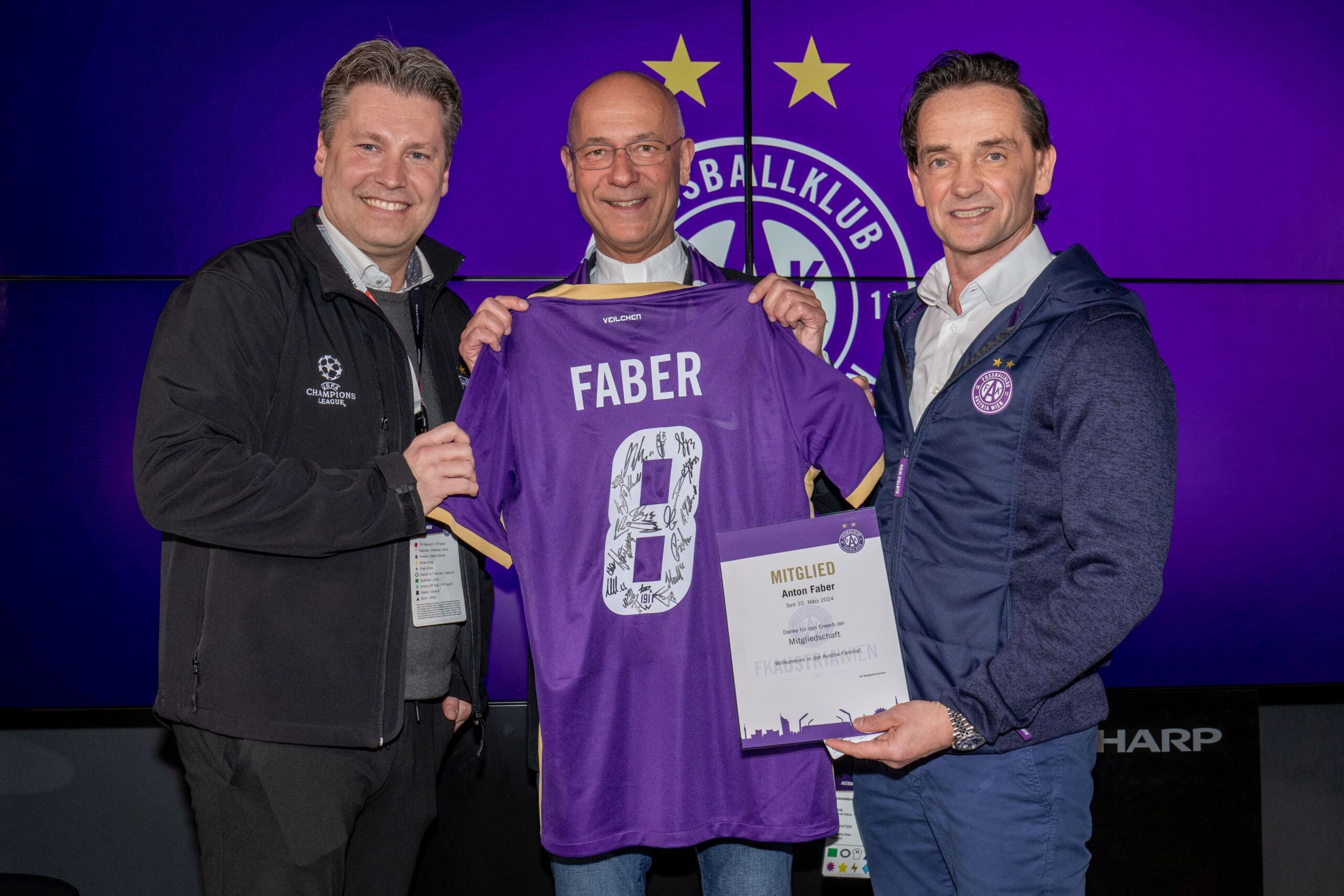 Mit Gottes Segen: Toni Faber wird Austria-Mitglied