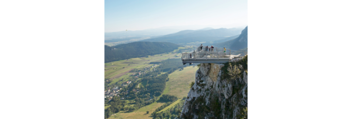 Ob Rax-Seilbahn, Stift Melk, Schallaburg oder Hohe Wand (Foto) – in Niederösterreich gibt es für Groß und Klein viel zu entdecken.