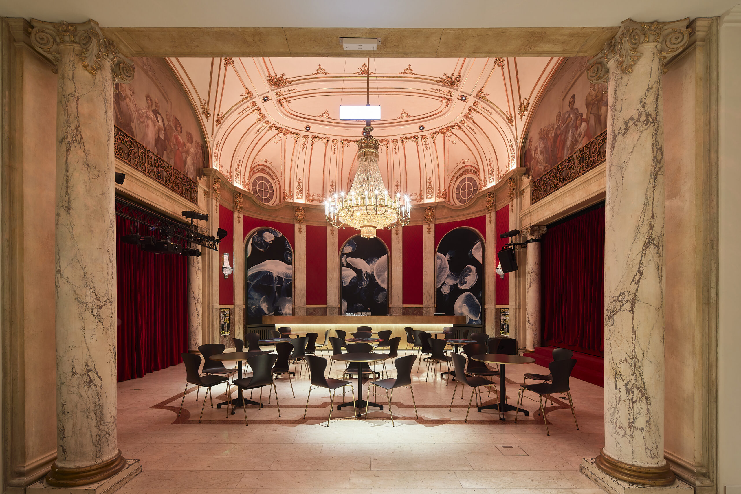 Phänomen True Crime: Nackt & mutiert im Volkstheater