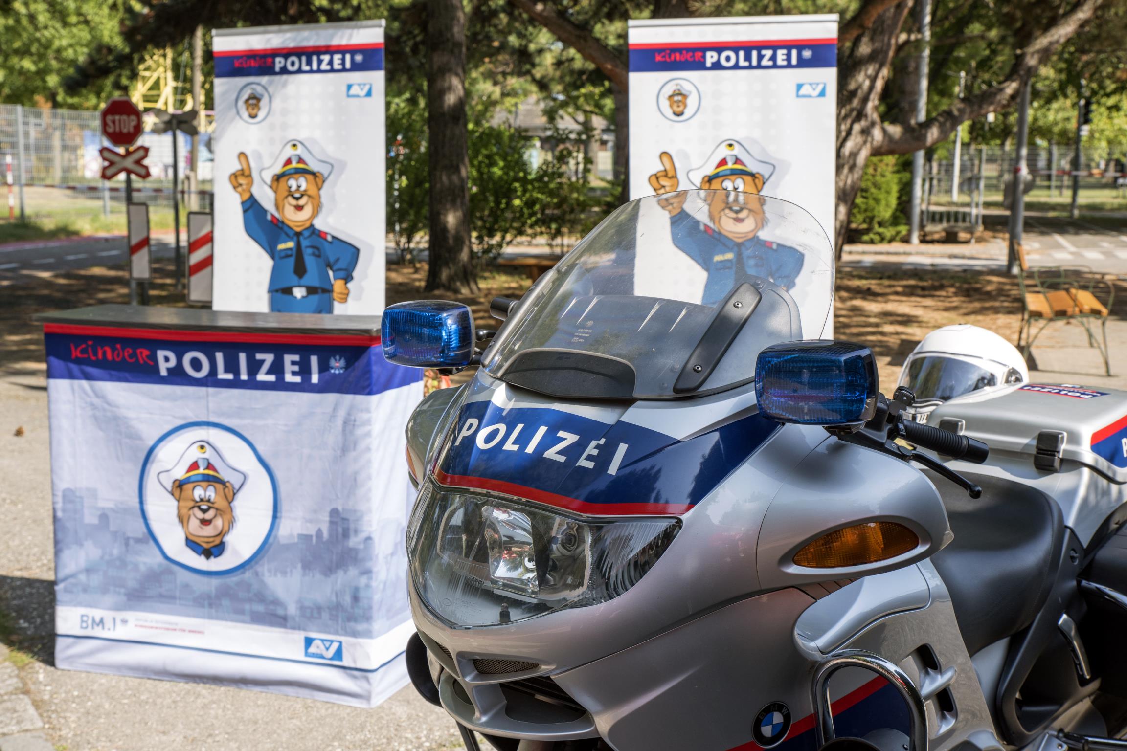 Eins, zwei, Kinderpolizei: So lernen Kleinere