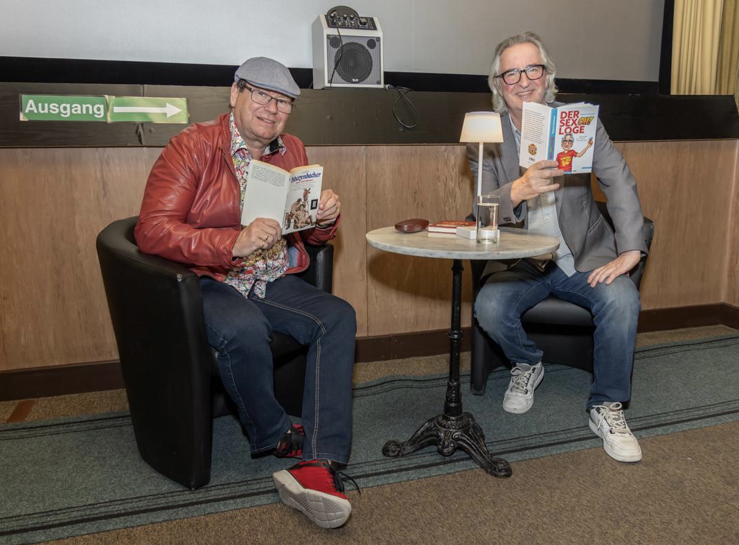 Prickelnde Doppel-Lesung im Erotik-Kino