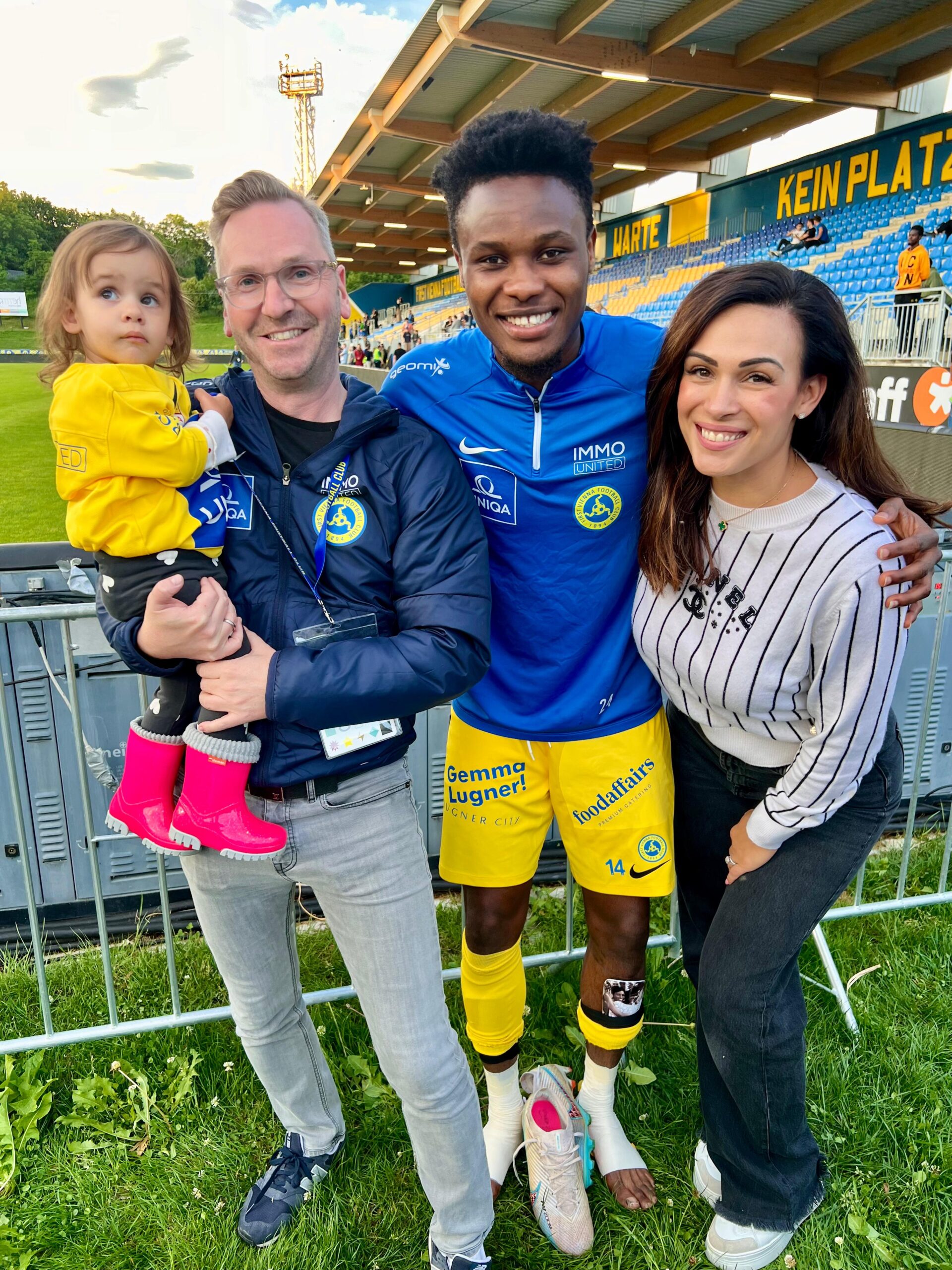 Fußball: Das Triple für die Blau-Gelben der Vienna