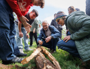 Schüler Lehrer Natur entdecken