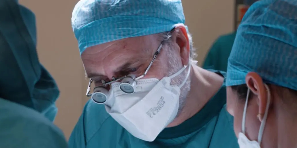 Weltweit Spitze: Schilddrüsen-Operation ohne Narben