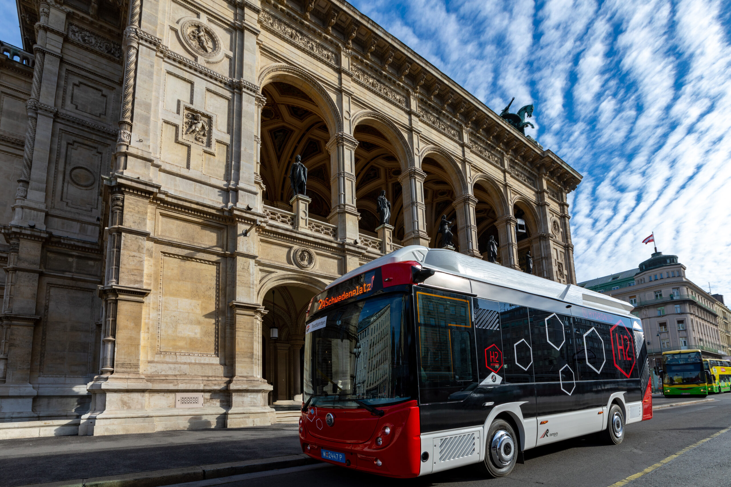 City-Innovation: Batterie-Wasserstoff-Busse ab 2025 unterwegs