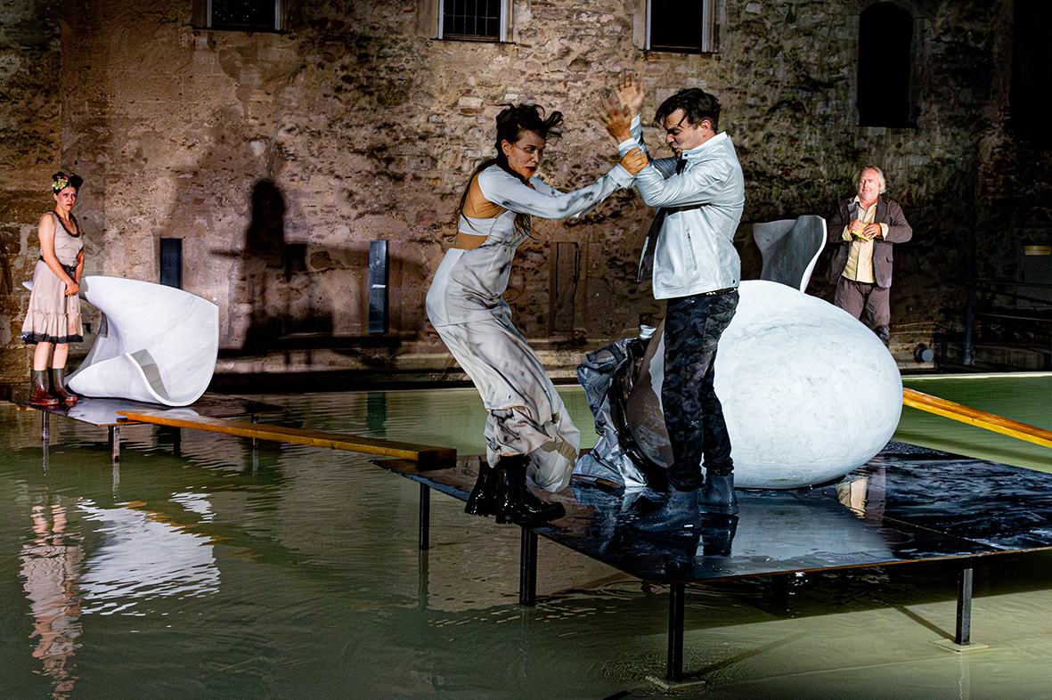 Amphitryon als Gesamtkunstwerk in der Burg Perchtoldsdorf
