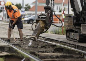 Lange Wartezeiten bei brütender Hitze im 8. Bezirk