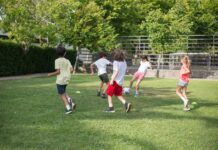 Kinder Fußballspiel