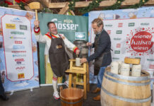 Bieranstich bei der Programmvorstellung der Wiener Kaiser Wiesn 2024