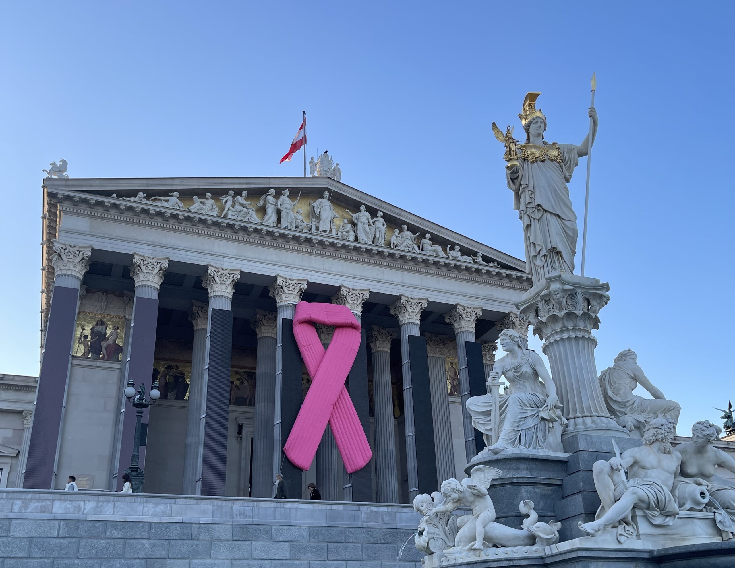 Solidarität in Rosa: Krebshilfe eröffnet den Brustkrebsmonat