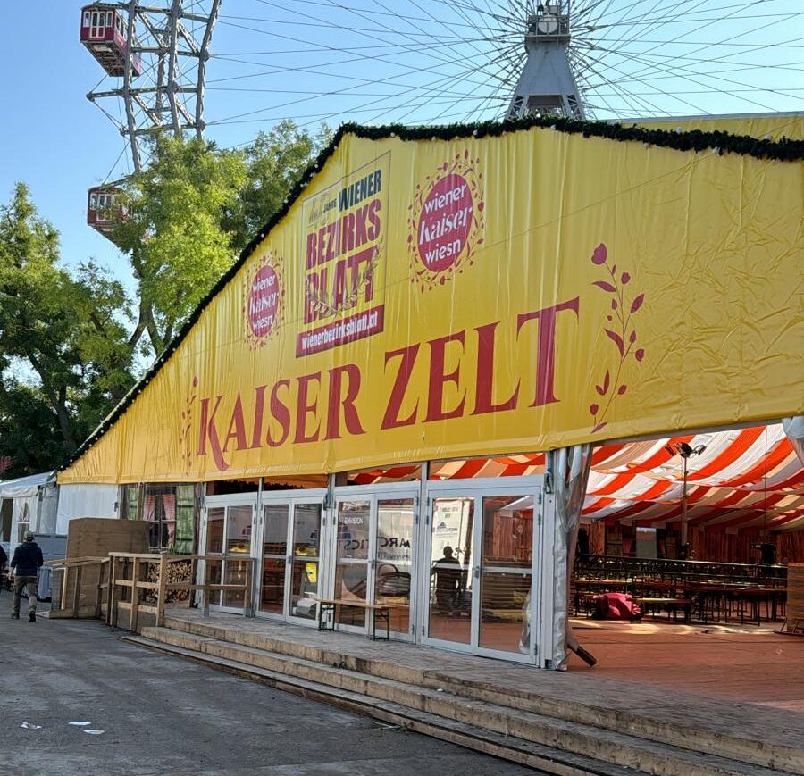 Kaiser Zelt mit WBB-Logo: Der Aufbau im Prater läuft!