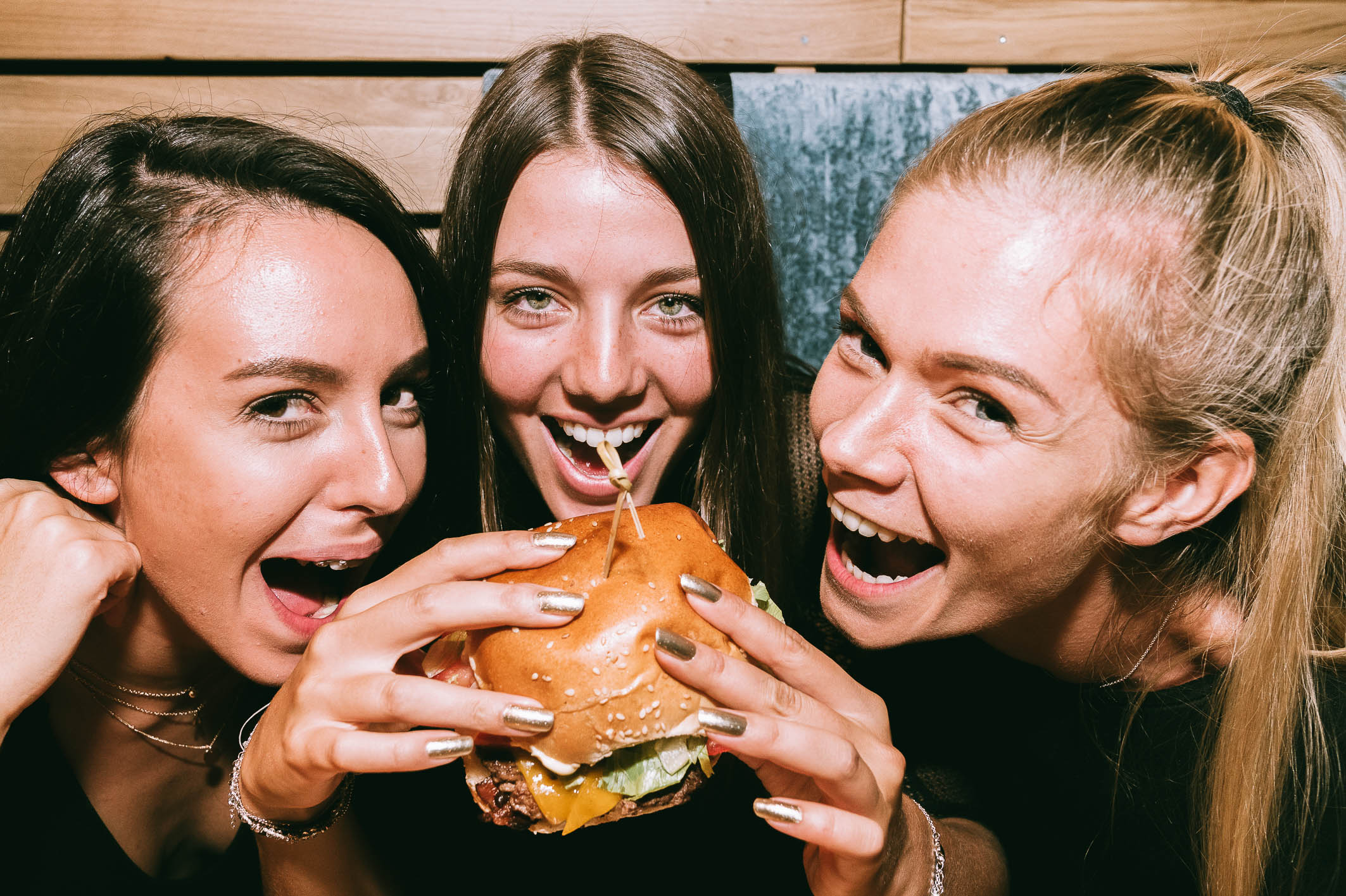 Geburtstagstorte war gestern! Heutzutage gibt’s Gratisburger