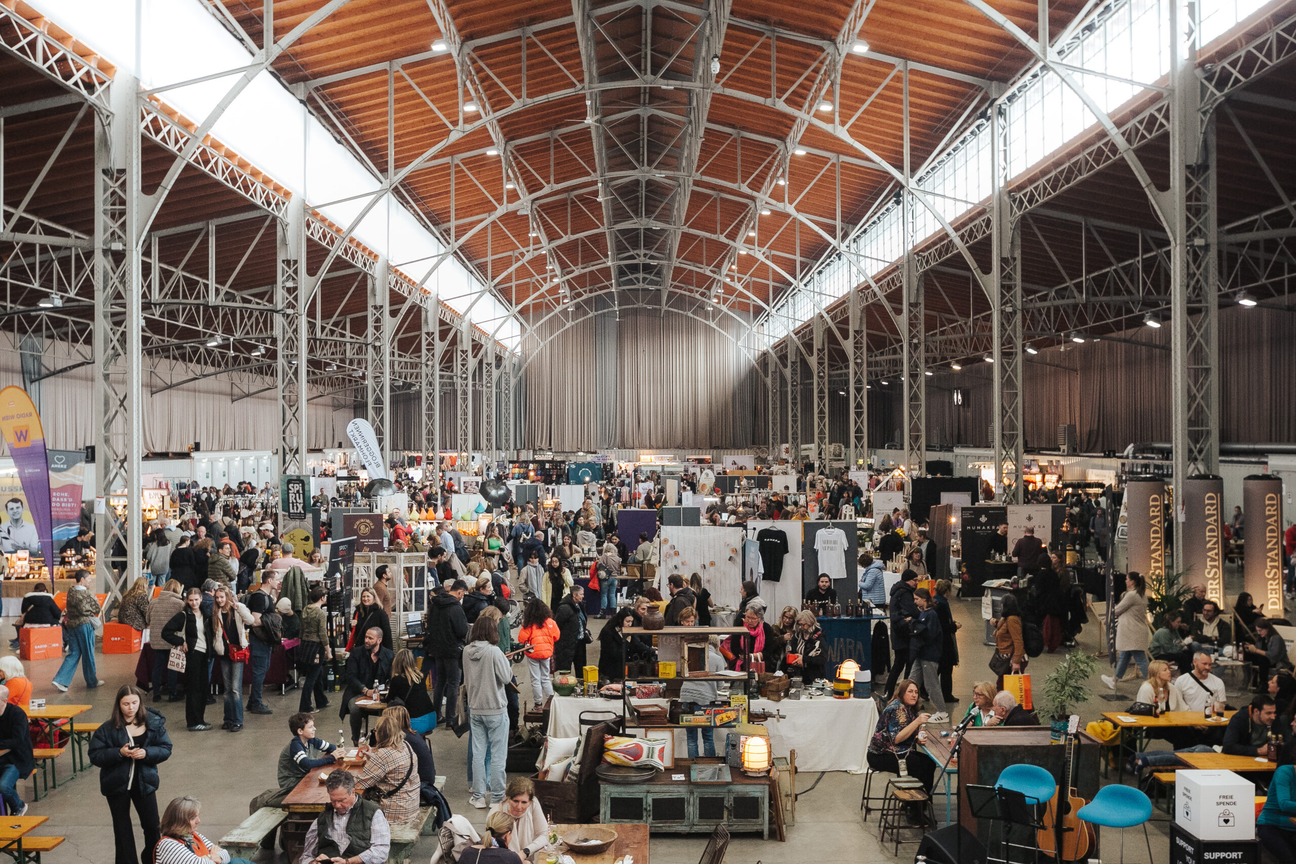 Edelstoff-Markt: Hippes Design in der Marx Halle