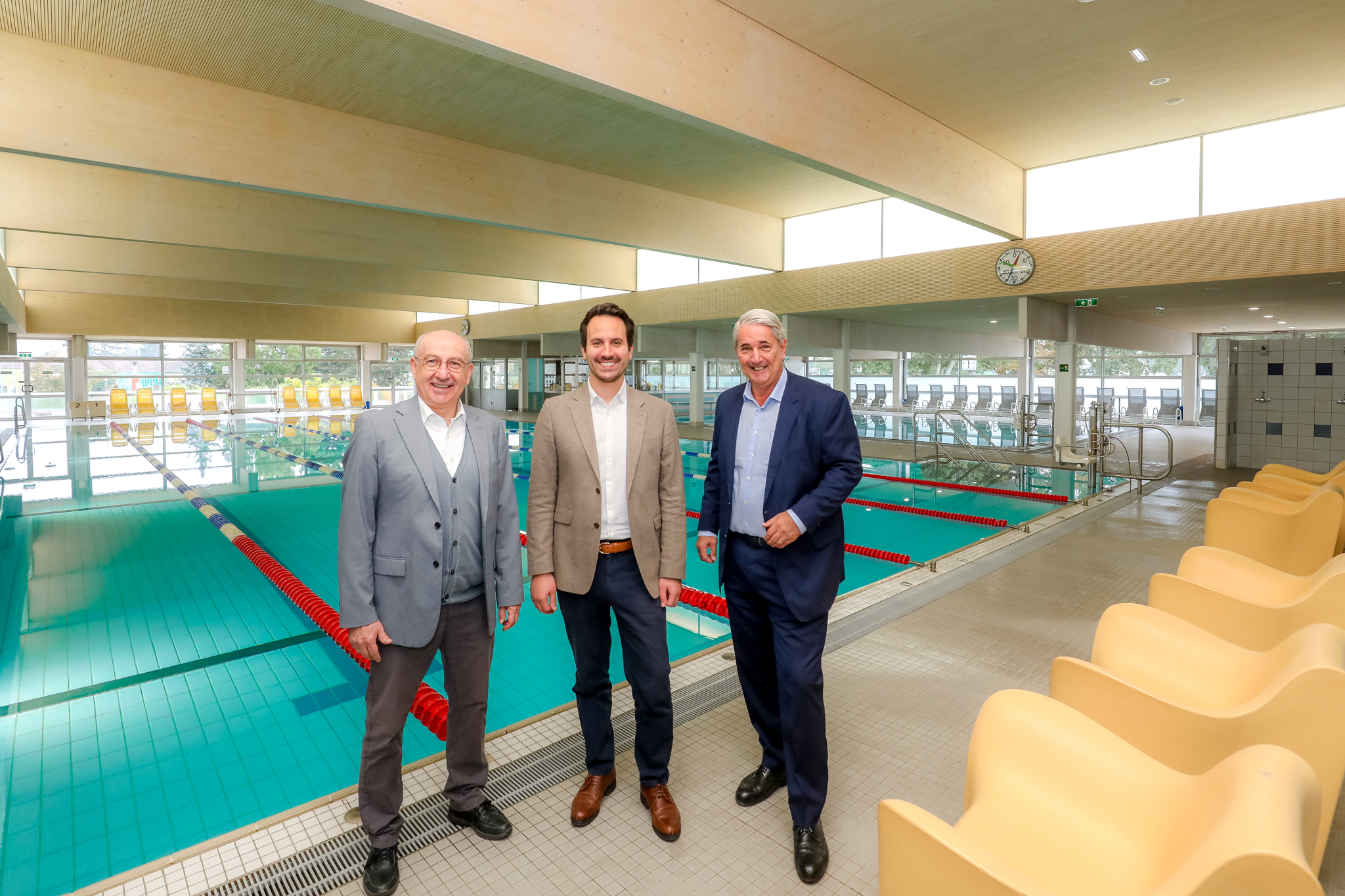 Donaustädter Bad: Frisch renoviert und bereit zum Baden!