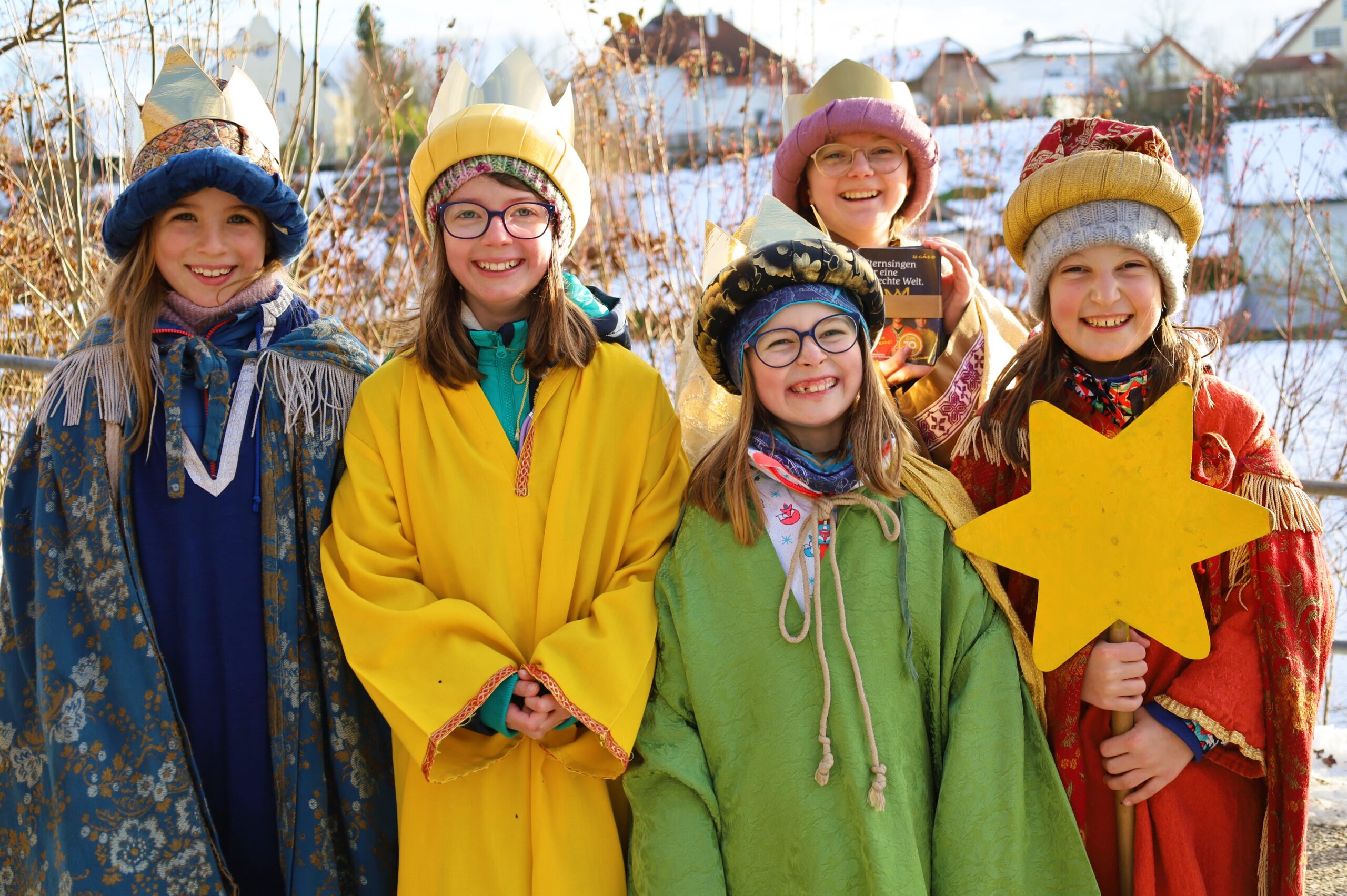 Sternsinger starten ins neue Jahr: Gemeinsam Gutes tun